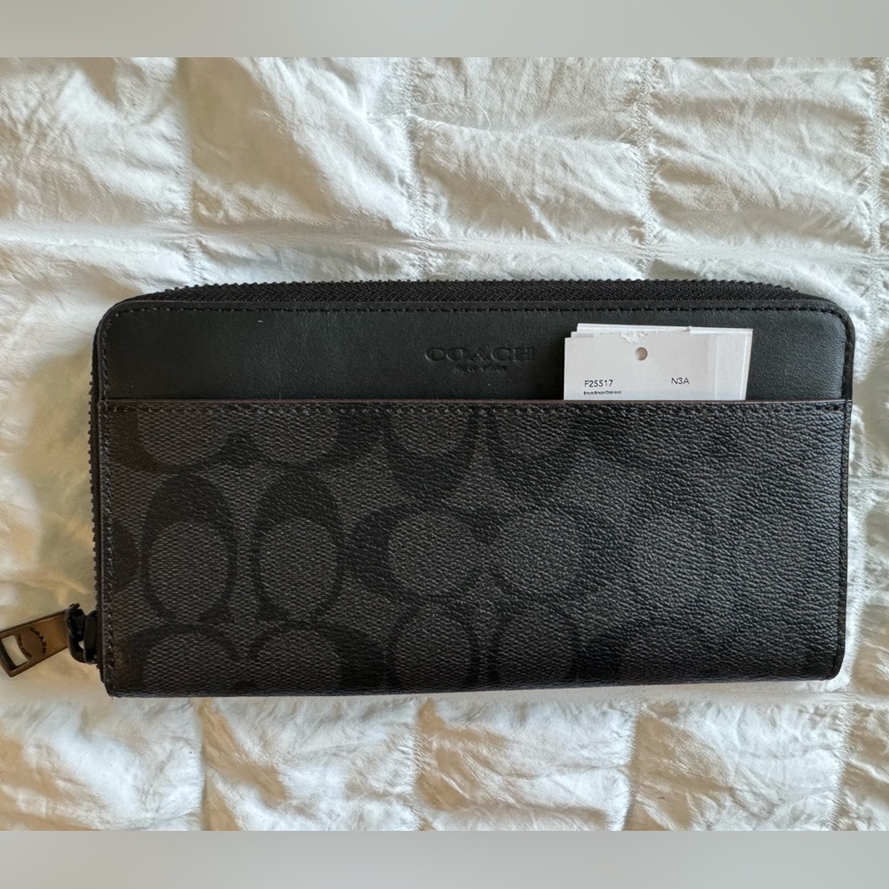 🖤 Coach Accordian Signature Wallet 🖤